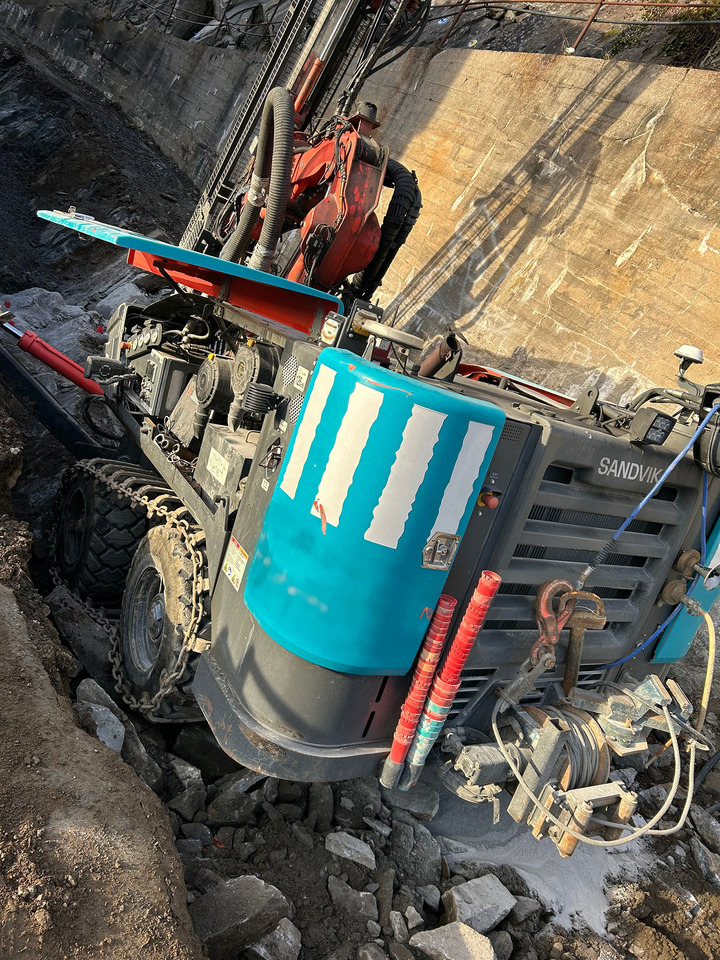 Sandvik Commando DC300Ri - Drilling rig: picture 2 Sandvik Commando DC300Ri - Drilling rig: picture 2