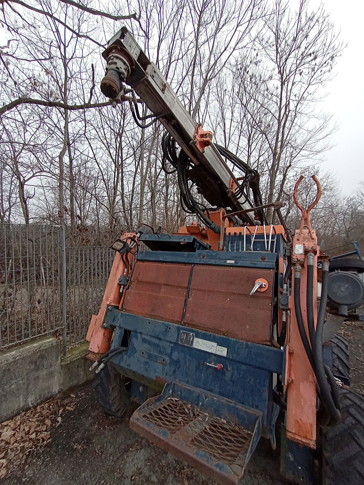 Drilling rig Tamrock Commando 300: picture 6