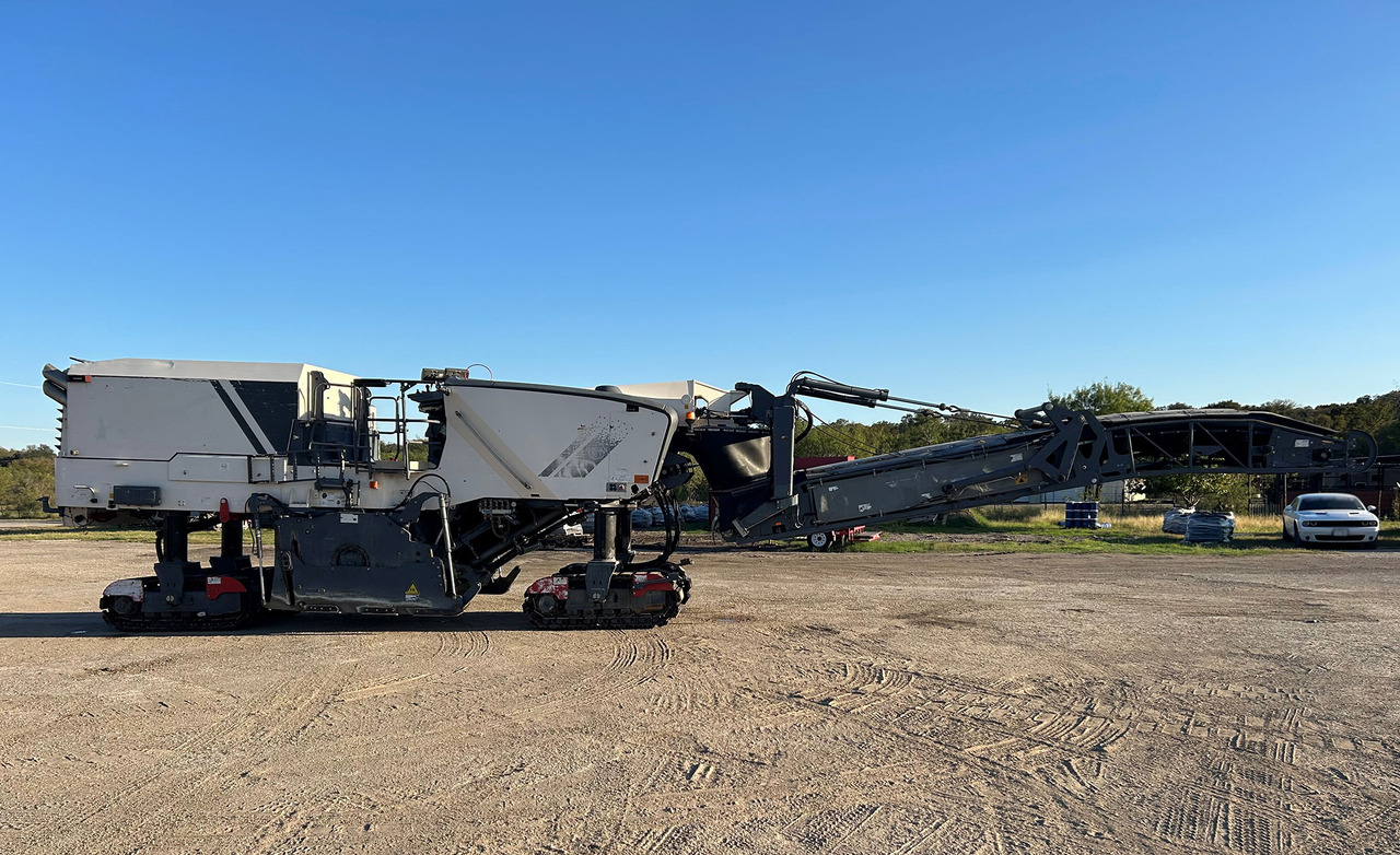 Wirtgen W 220 - Cold planer: picture 1 Wirtgen W 220 - Cold planer: picture 1