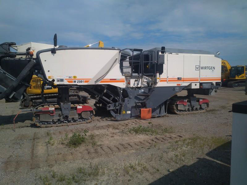 Wirtgen W 250 I - Cold planer: picture 1 Wirtgen W 250 I - Cold planer: picture 1