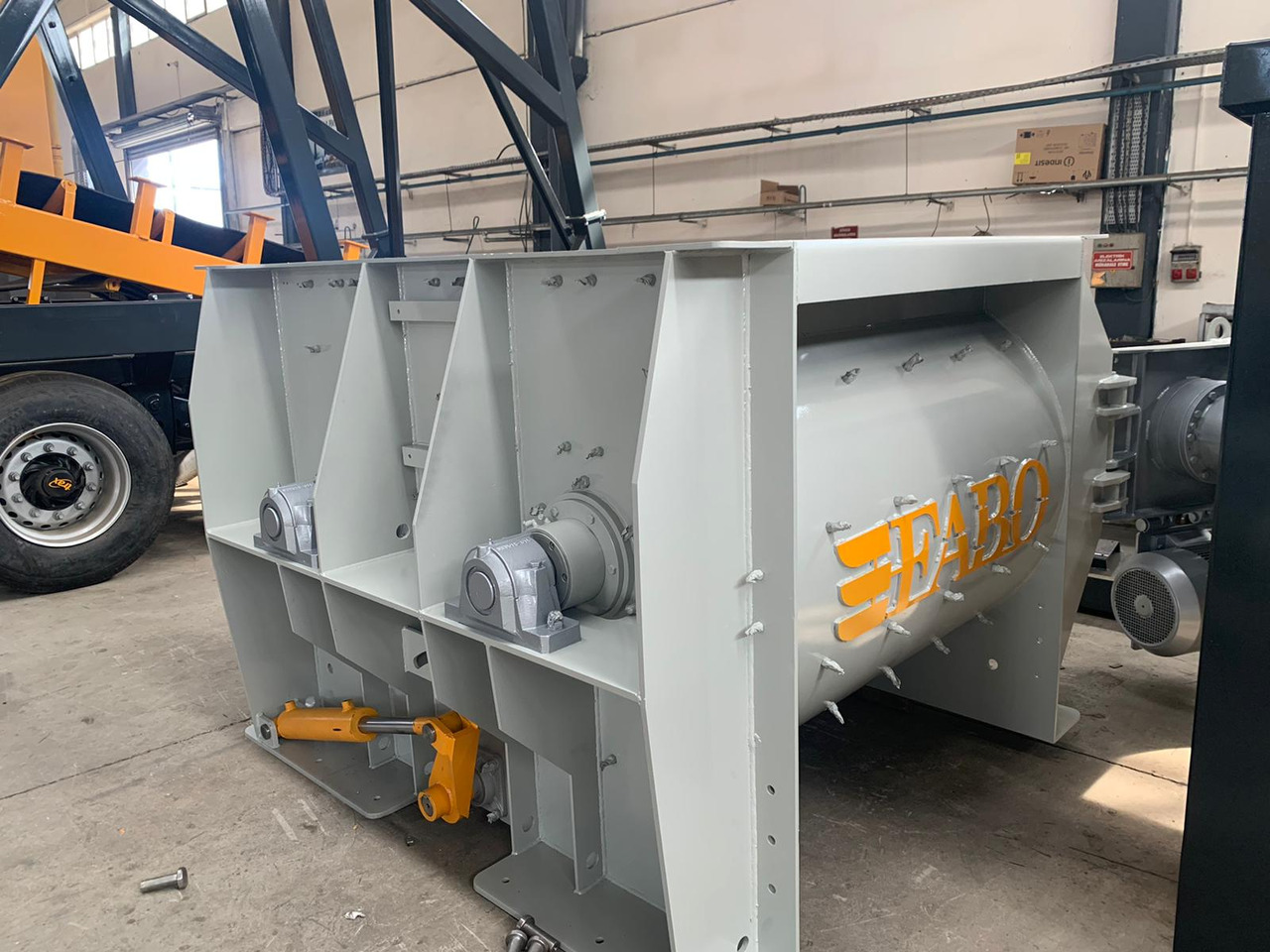 New Concrete mixer FABO twin shaft mixer: picture 5 New Concrete mixer FABO twin shaft mixer: picture 5