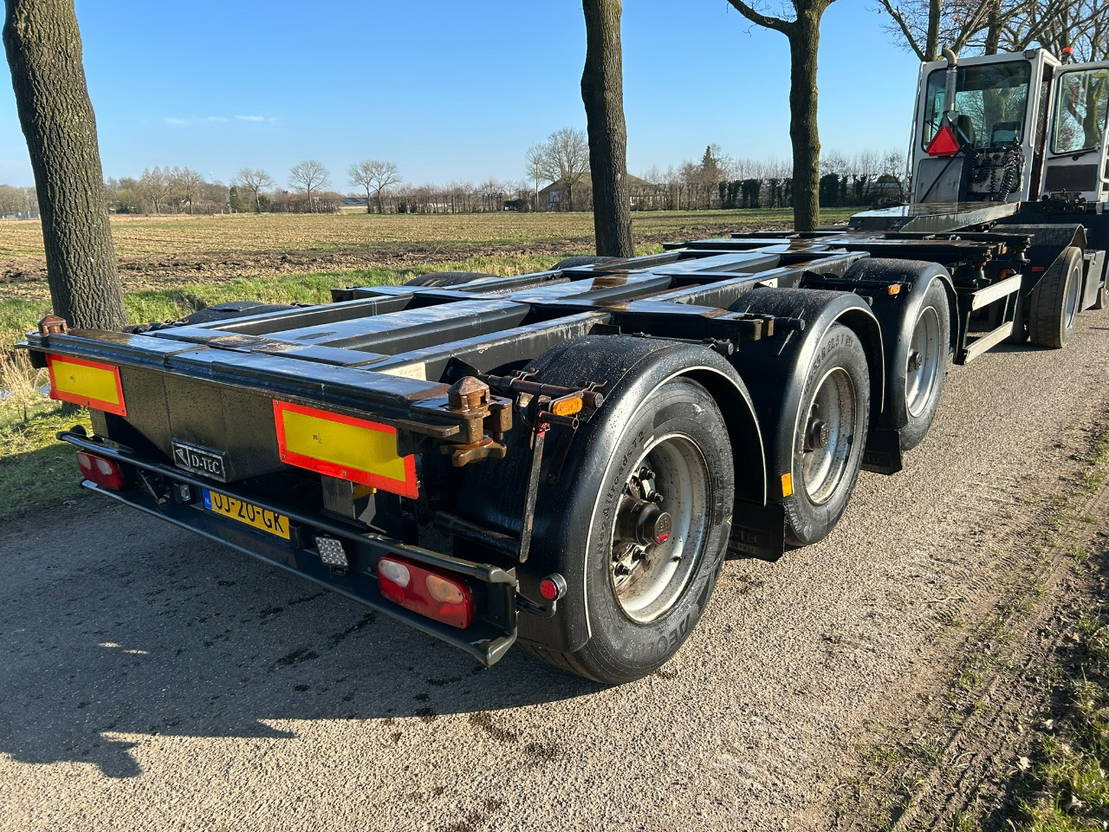 D-TEC FT-43-03V / Extandable 2 X / Lifting Axle / Tyres 50 / SAF Axle - Container transporter/ Swap body semi-trailer: picture 4 D-TEC FT-43-03V / Extandable 2 X / Lifting Axle / Tyres 50 / SAF Axle - Container transporter/ Swap body semi-trailer: picture 4
