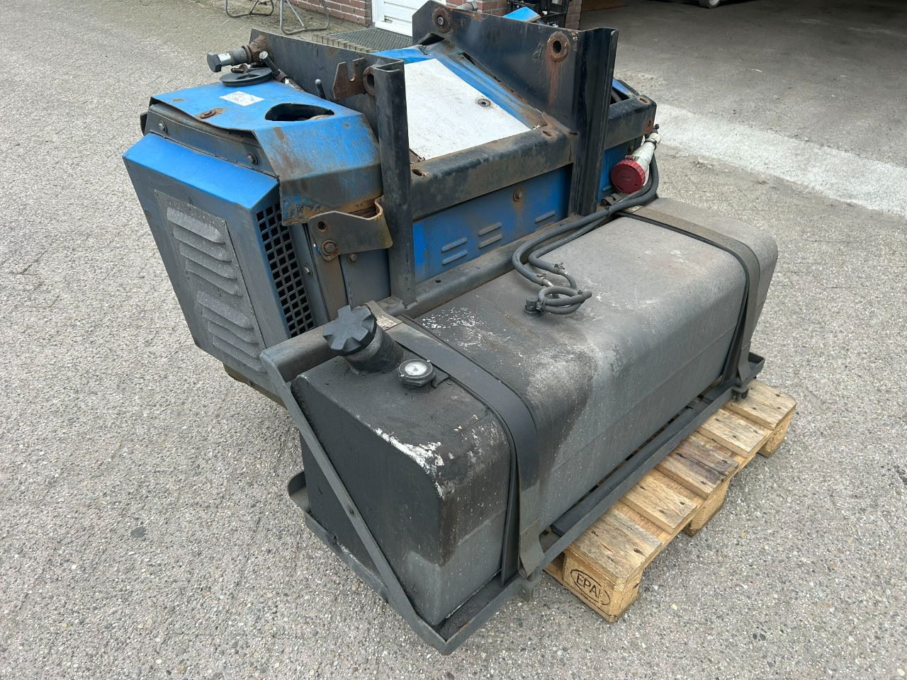 Overige Generator 15 kw 380 v 50 hz Frame damage g NGP 20 ps - Generator set: picture 4 Overige Generator 15 kw 380 v 50 hz Frame damage g NGP 20 ps - Generator set: picture 4