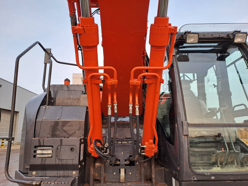 Crawler excavator Hitachi ZX 225 US LC-5 B (Trimble GPS Prepared): picture 10