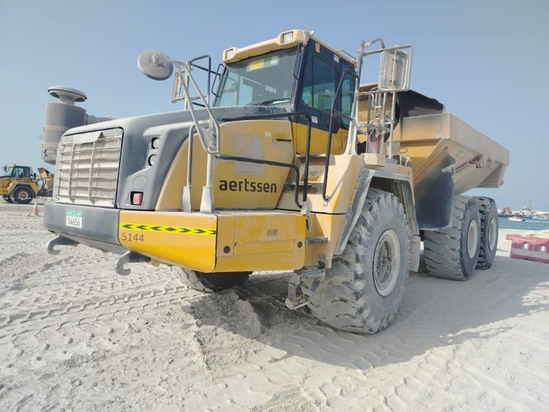 Komatsu HM400-3R (4 pieces available in Abu Dhabi) - Articulated dumper: picture 3 Komatsu HM400-3R (4 pieces available in Abu Dhabi) - Articulated dumper: picture 3