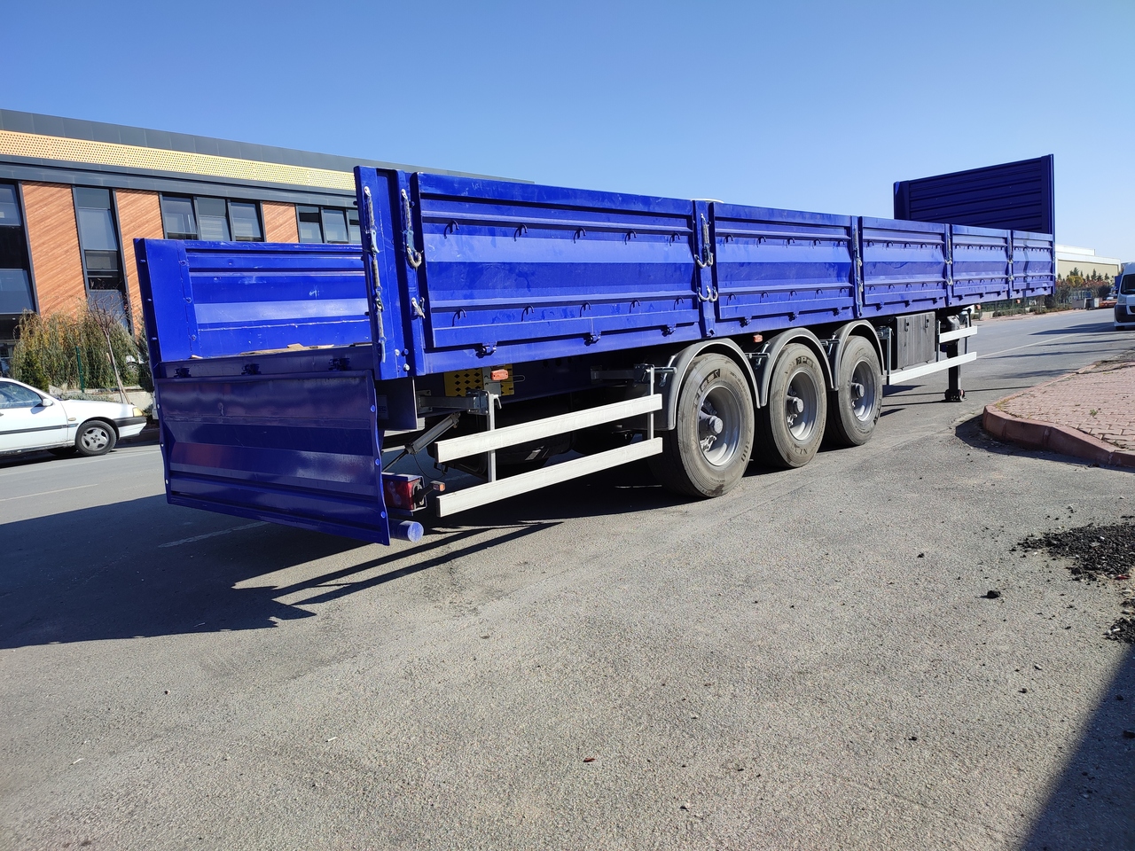 SINAN TANKER-TREYLER FlatBed - Special Platform - Dropside/ Flatbed semi-trailer: picture 1 SINAN TANKER-TREYLER FlatBed - Special Platform - Dropside/ Flatbed semi-trailer: picture 1