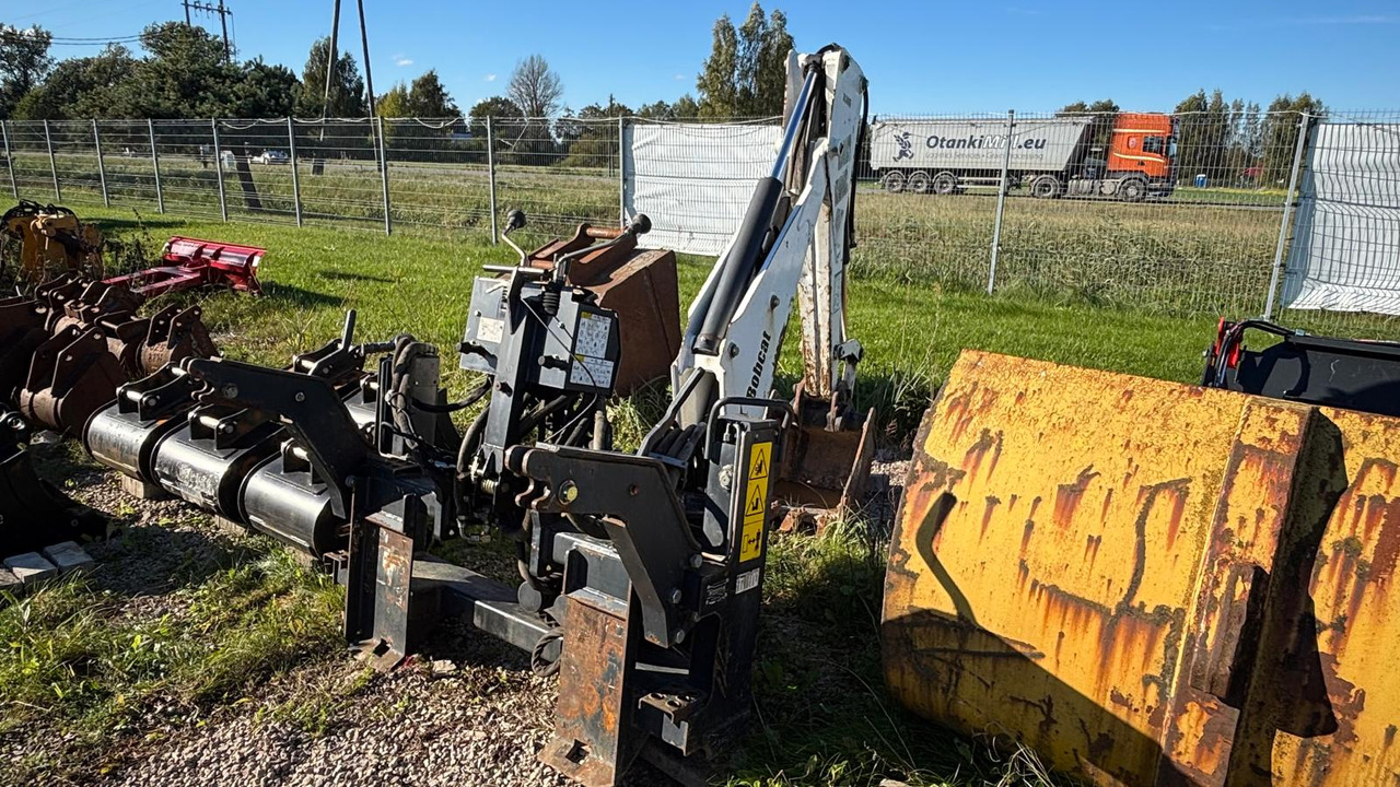 BOBCAT R30S Backhoe Attachment, excavation arm. - Skid steer loader: picture 3 BOBCAT R30S Backhoe Attachment, excavation arm. - Skid steer loader: picture 3