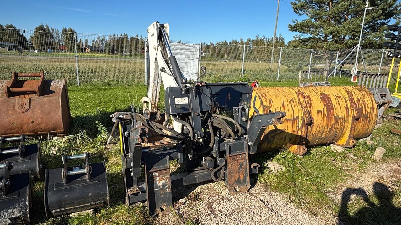 BOBCAT R30S Backhoe Attachment, excavation arm. - Skid steer loader: picture 2 BOBCAT R30S Backhoe Attachment, excavation arm. - Skid steer loader: picture 2