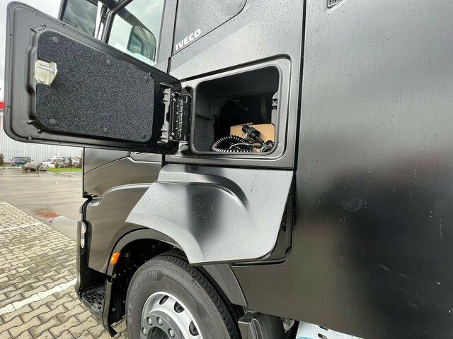 IVECO S-Way AS440S49T/P - AF4T COMFORT+AERO+ LED+NAVI... - Tractor unit: picture 3 IVECO S-Way AS440S49T/P - AF4T COMFORT+AERO+ LED+NAVI... - Tractor unit: picture 3
