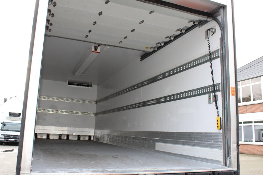 Refrigerator truck Daf LF  280 E6 Frigoblock LBW Rolltor Strom Klima: picture 15