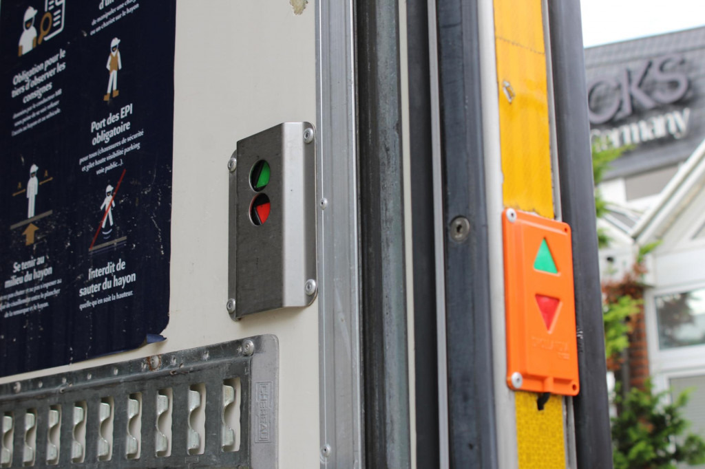 Mercedes-Benz Actros 2532 E5 CS 1150 Multi Bi-Temp LBW Rolltor - Refrigerator truck: picture 3 Mercedes-Benz Actros 2532 E5 CS 1150 Multi Bi-Temp LBW Rolltor - Refrigerator truck: picture 3