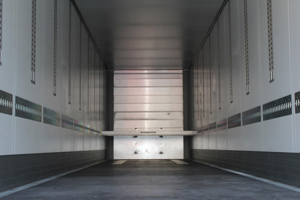 SCHMITZ Koffer 2,7h Doppelstock Liftachse Miete-Rent - Closed box semi-trailer: picture 2 SCHMITZ Koffer 2,7h Doppelstock Liftachse Miete-Rent - Closed box semi-trailer: picture 2
