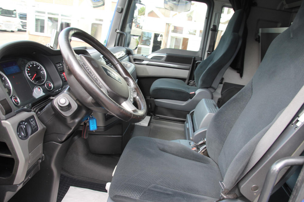 MAN TGX 18.520 E6 XXL D38 Retarder 2 Tank - Tractor unit: picture 3 MAN TGX 18.520 E6 XXL D38 Retarder 2 Tank - Tractor unit: picture 3