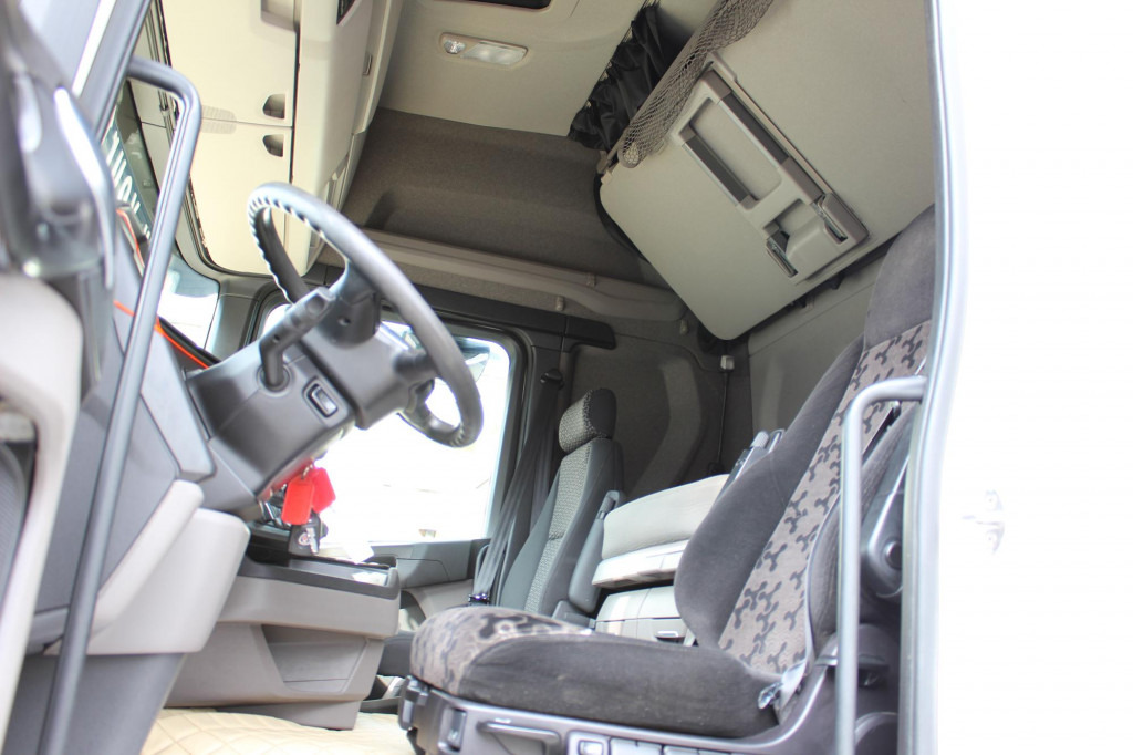 Scania R 500 Retarder LDWS Kühlbox 2 Tanks Navi - Tractor unit: picture 5 Scania R 500 Retarder LDWS Kühlbox 2 Tanks Navi - Tractor unit: picture 5
