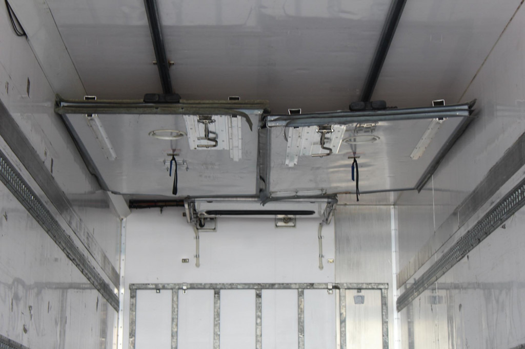 Volvo FM 420 E6 TK T-1200 Spect. Bi-Temp. Strom LBW TW - Refrigerator truck: picture 3 Volvo FM 420 E6 TK T-1200 Spect. Bi-Temp. Strom LBW TW - Refrigerator truck: picture 3