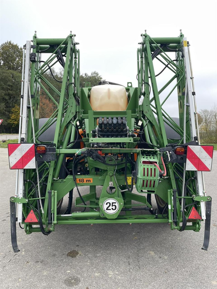 Amazone UX 4200 Special - Trailed sprayer: picture 4 Amazone UX 4200 Special - Trailed sprayer: picture 4