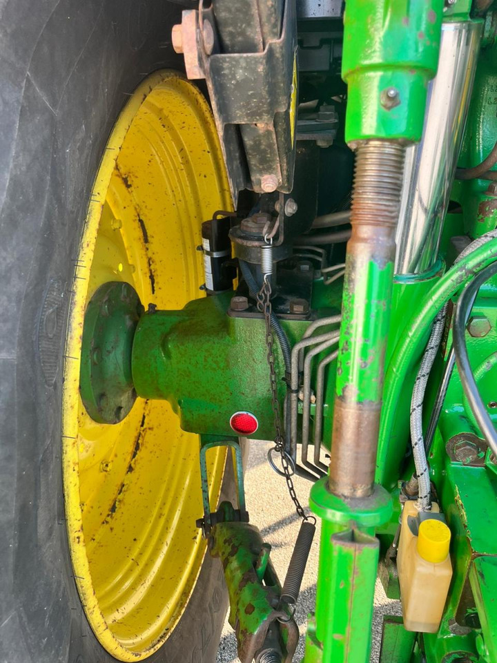Farm tractor John Deere 6170M: picture 15