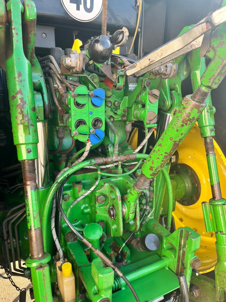 Farm tractor John Deere 6170M: picture 11