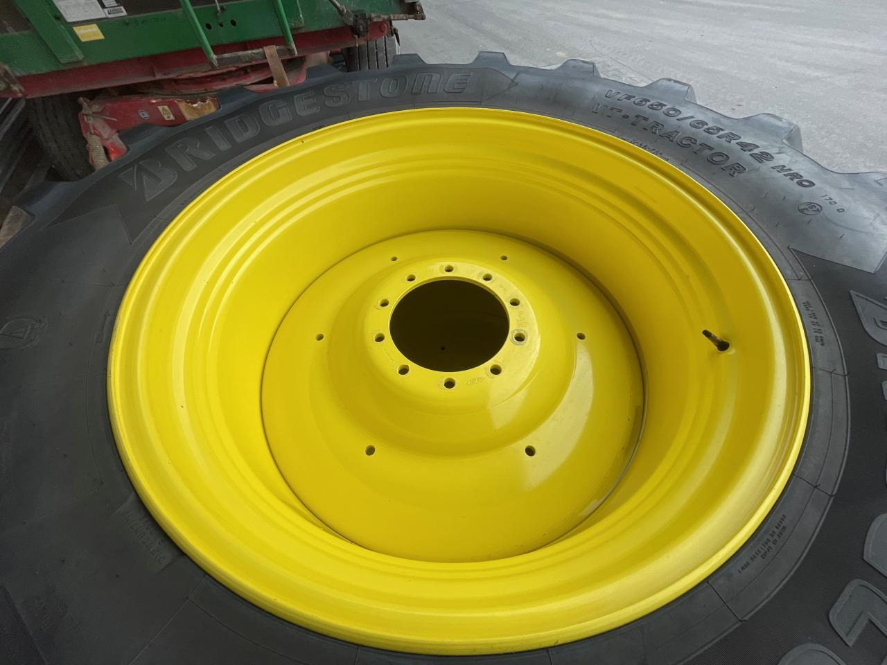 John Deere Kompletträder von 6R250, 650/65 R42 mit Bridgestone Decken aus 2019, ca. 50 % - Farm tractor: picture 3 John Deere Kompletträder von 6R250, 650/65 R42 mit Bridgestone Decken aus 2019, ca. 50 % - Farm tractor: picture 3
