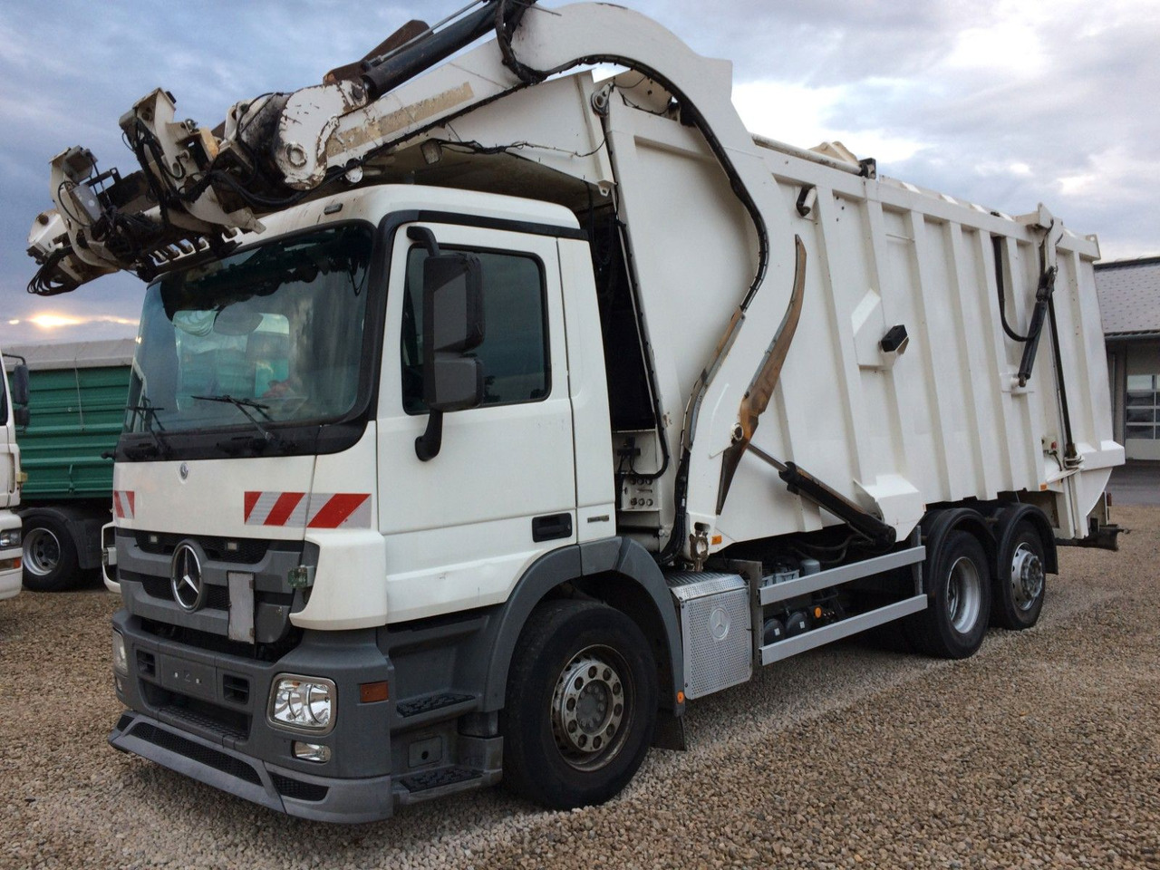 Garbage truck Mercedes-Benz Actros 2532 MP 3 Faun Frontlader 533 Waage Mercedes-Benz Actros 2532 MP 3 Faun Frontlader 533 Waage: picture 8