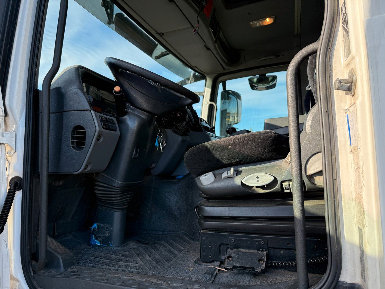 Cab chassis truck Mercedes-Benz Actros MP 3 2532 6x2 Euro 5: picture 19 Cab chassis truck Mercedes-Benz Actros MP 3 2532 6x2 Euro 5: picture 19