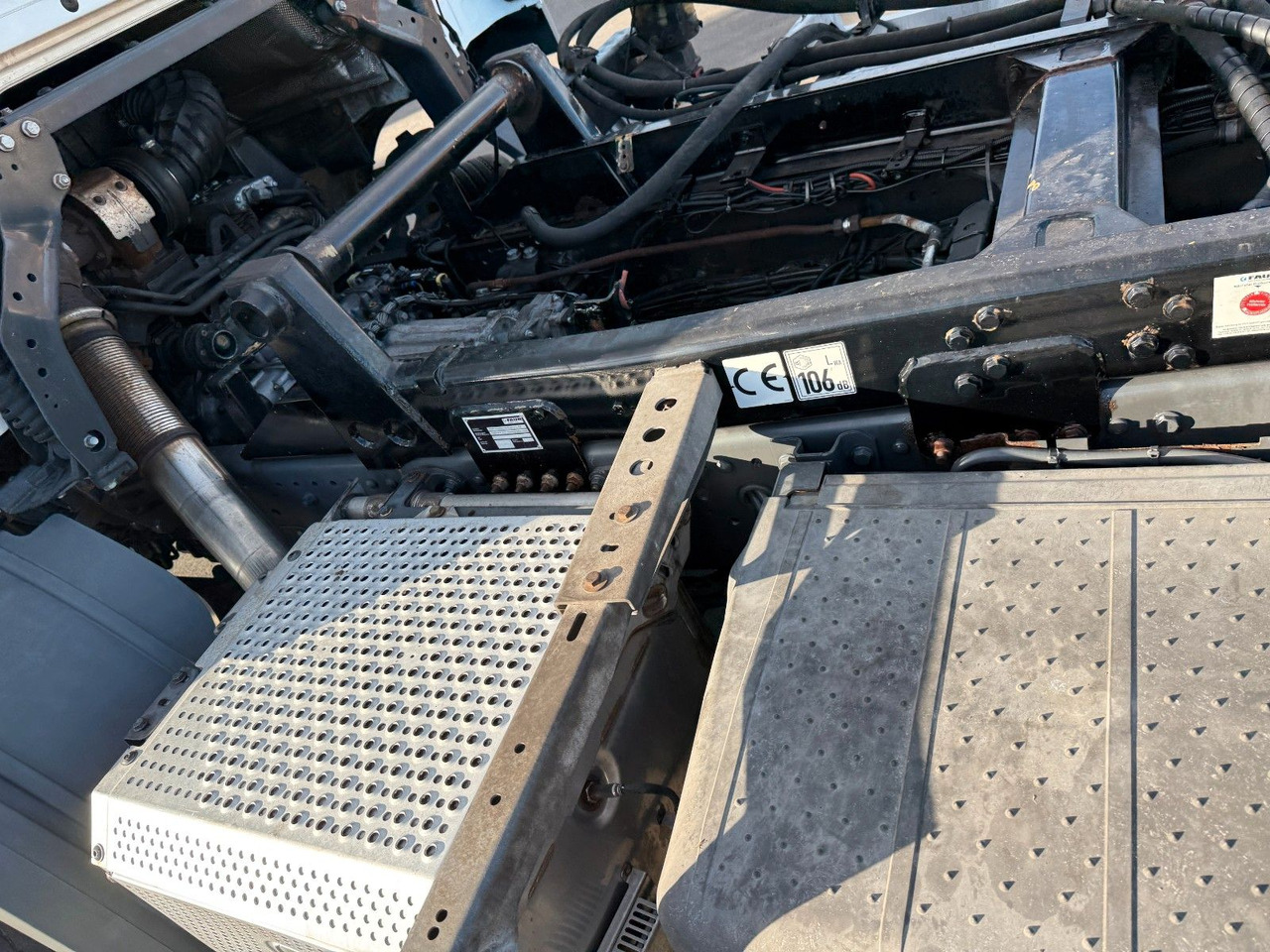 Cab chassis truck Mercedes-Benz Actros MP 3 2532 6x2 Euro 5: picture 17 Cab chassis truck Mercedes-Benz Actros MP 3 2532 6x2 Euro 5: picture 17