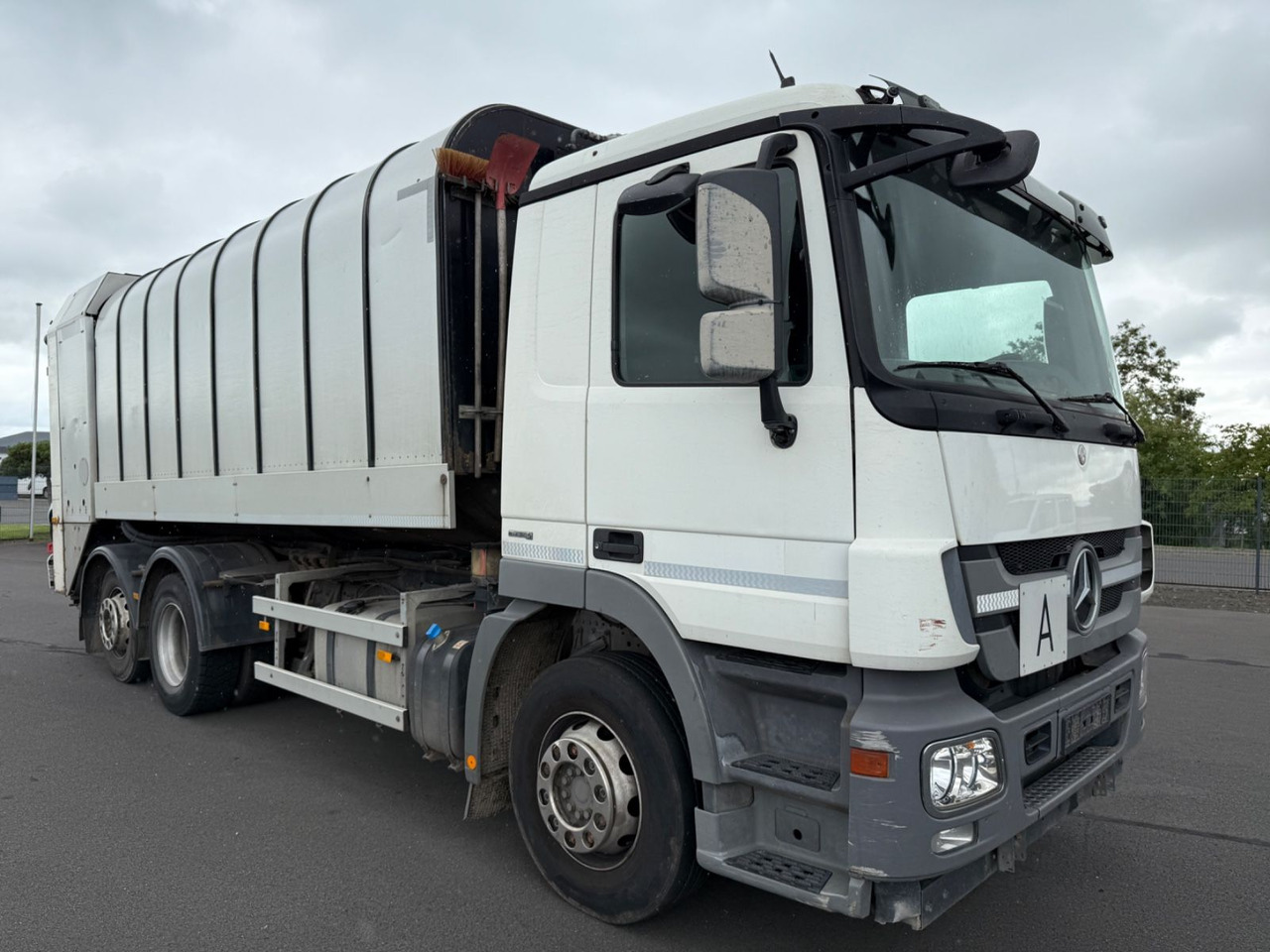Mercedes-Benz Actros MP3 2532 6x2 Faun Rotorpress 521 - Garbage truck: picture 4 Mercedes-Benz Actros MP3 2532 6x2 Faun Rotorpress 521 - Garbage truck: picture 4