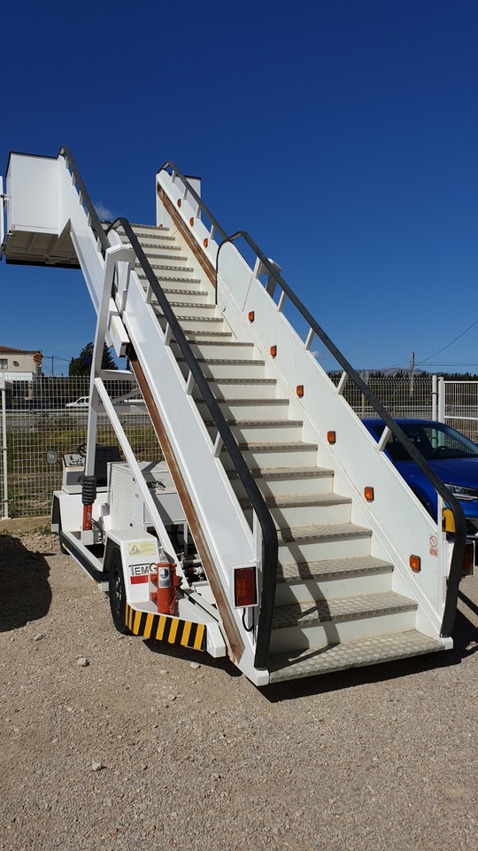 TEMG Pax Stairs TG2244 - Passenger stairs: picture 4 TEMG Pax Stairs TG2244 - Passenger stairs: picture 4