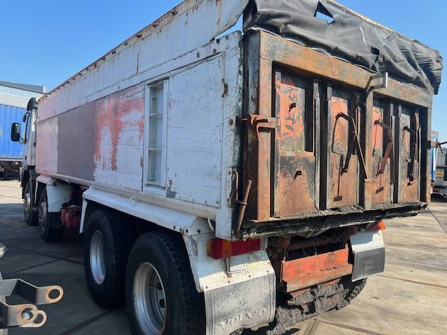 Volvo FM 12 FM12 8x4 - Tipper: picture 5 Volvo FM 12 FM12 8x4 - Tipper: picture 5