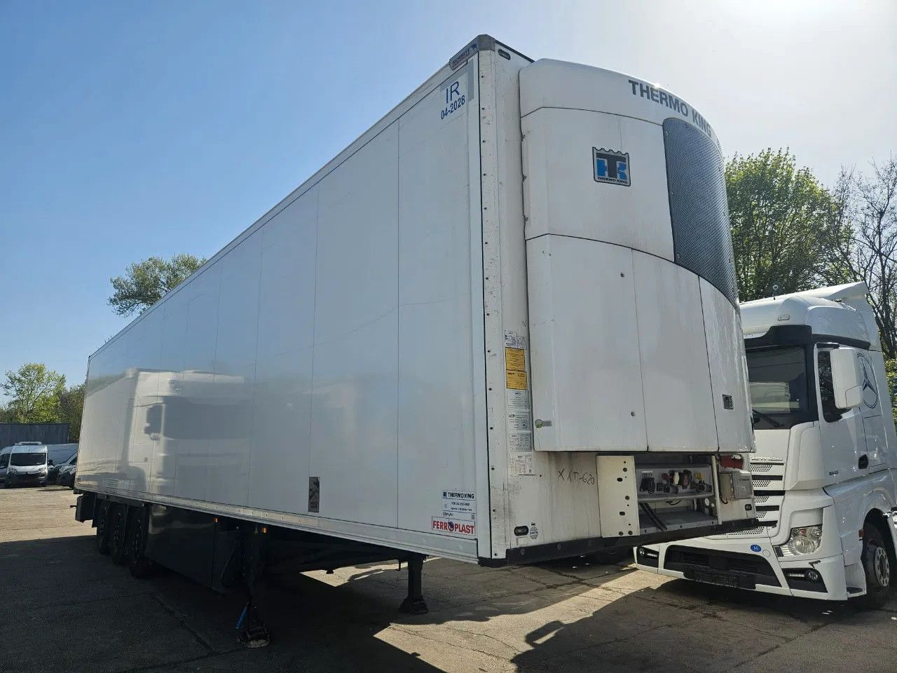 Schmitz Cargobull SCB S3T Thermo King SLXi 300-Pallet box- Lifting - Refrigerator semi-trailer: picture 2 Schmitz Cargobull SCB S3T Thermo King SLXi 300-Pallet box- Lifting - Refrigerator semi-trailer: picture 2