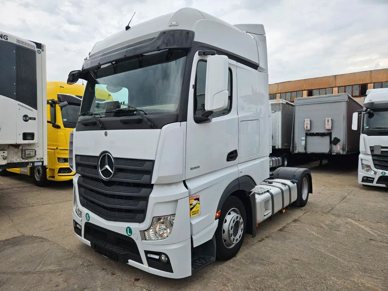 Mercedes-Benz Actros 1851 Mega, BigSpace, Standklima, 2 units - Tractor unit: picture 1 Mercedes-Benz Actros 1851 Mega, BigSpace, Standklima, 2 units - Tractor unit: picture 1