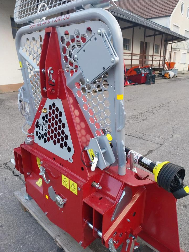 Neue Forstseilwinde Seilwinde Tajfun EGV 65 AHK SG Funk 35 45 55 - Winch for Forestry equipment: picture 5 Neue Forstseilwinde Seilwinde Tajfun EGV 65 AHK SG Funk 35 45 55 - Winch for Forestry equipment: picture 5