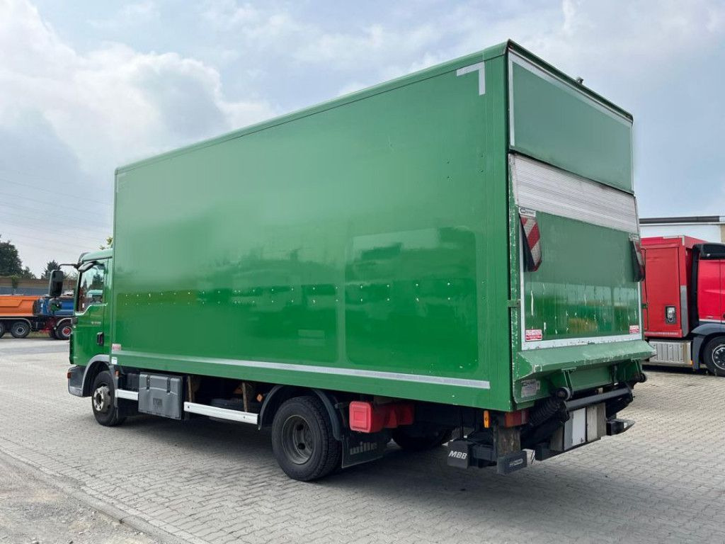 MAN TG-L 12.220 4x2 BL Standardkoffer LBW LBW 1.5 to - Box truck: picture 4 MAN TG-L 12.220 4x2 BL Standardkoffer LBW LBW 1.5 to - Box truck: picture 4