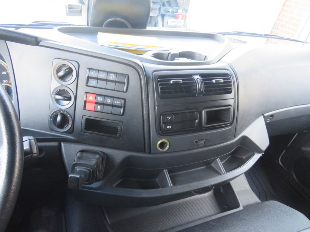 Curtainsider truck MERCEDES-BENZ Atego 1224 L  Pritsche LBW LBW 1.5to: picture 8