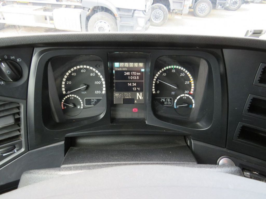 Box truck Mercedes-Benz Antos 1830 L nR 4x2 Standardkoffer LBW LBW 2to+F: picture 6