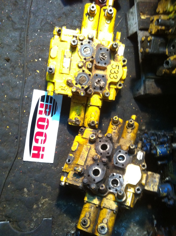 HYDRECO HAMWORTHY V1013DA83VS 6378100 - 2 SEKCYJNY + V1013DA83VS - Hydraulic valve for Construction machinery: picture 1 HYDRECO HAMWORTHY V1013DA83VS 6378100 - 2 SEKCYJNY + V1013DA83VS - Hydraulic valve for Construction machinery: picture 1