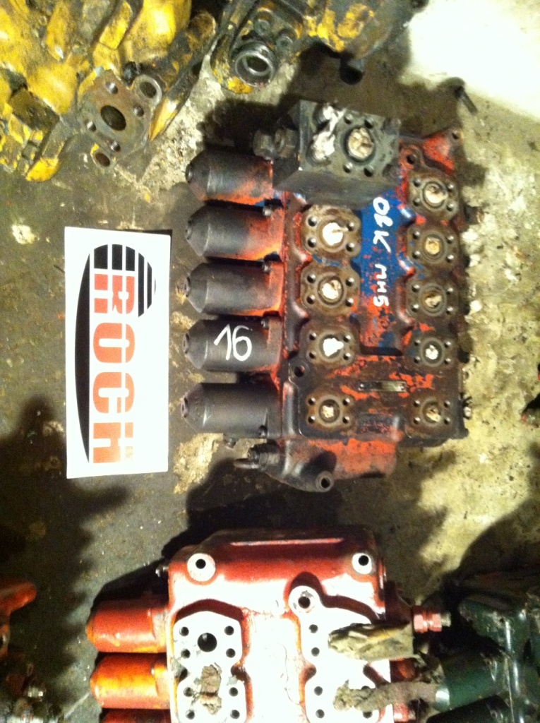 O&K 2241543 - 5 SEKCYJNY - Hydraulic valve for Wheel excavator: picture 1 O&K 2241543 - 5 SEKCYJNY - Hydraulic valve for Wheel excavator: picture 1