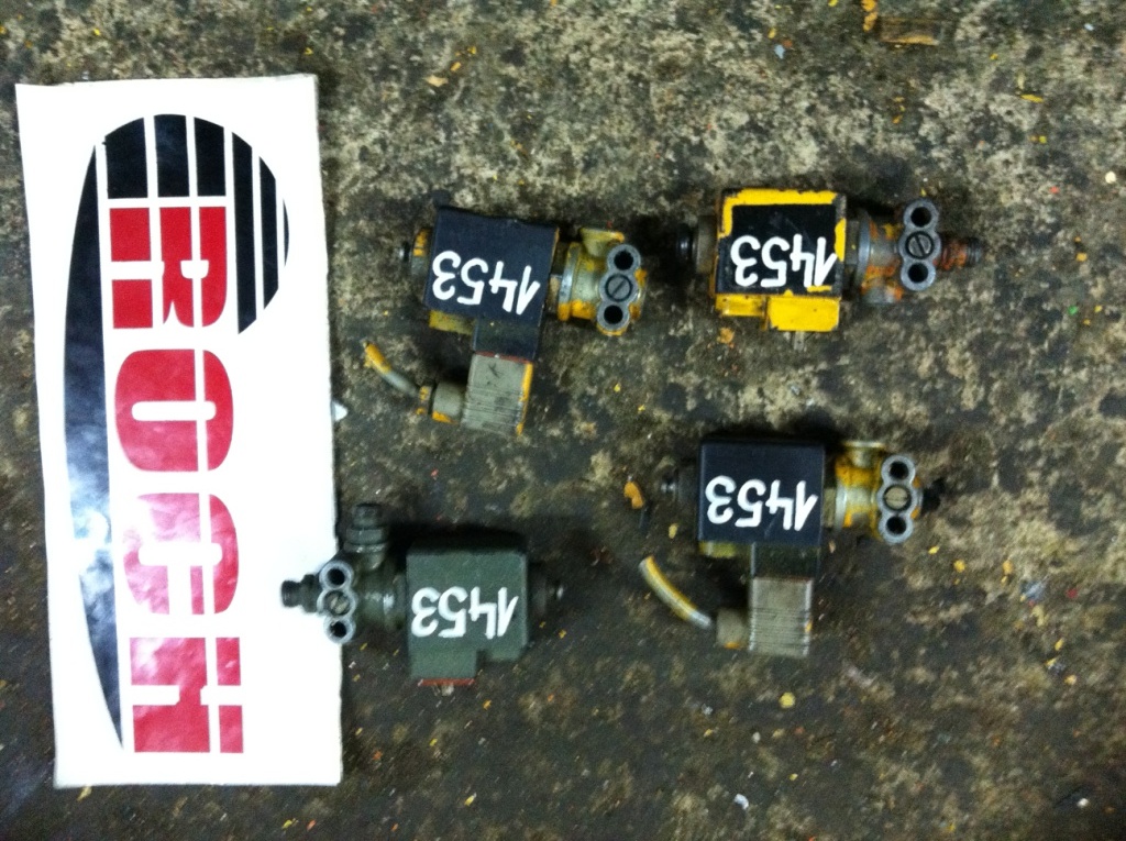 WABCO 4721271400 - 1 SEKCYJNY + CEWKA - Hydraulic valve for Construction machinery: picture 1 WABCO 4721271400 - 1 SEKCYJNY + CEWKA - Hydraulic valve for Construction machinery: picture 1