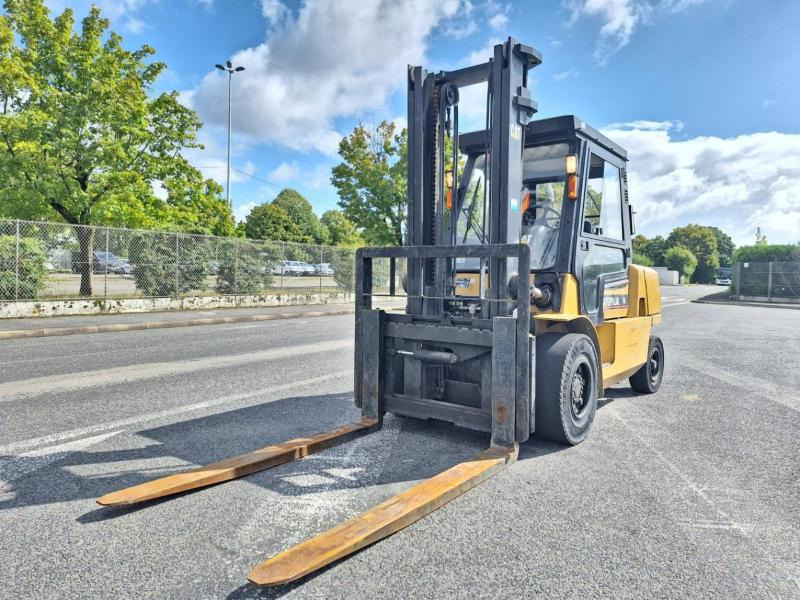 Caterpillar GP50K - LPG forklift: picture 2 Caterpillar GP50K - LPG forklift: picture 2