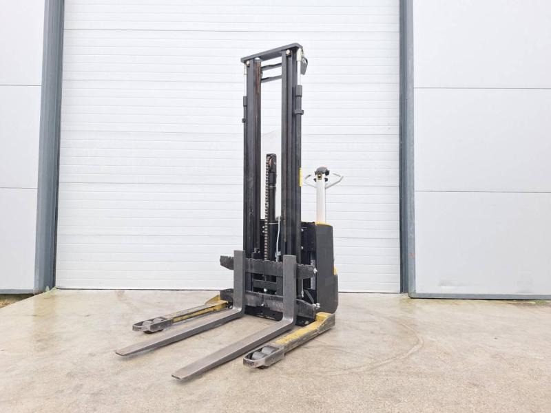 Caterpillar NSP16N2S - Stacker: picture 3 Caterpillar NSP16N2S - Stacker: picture 3
