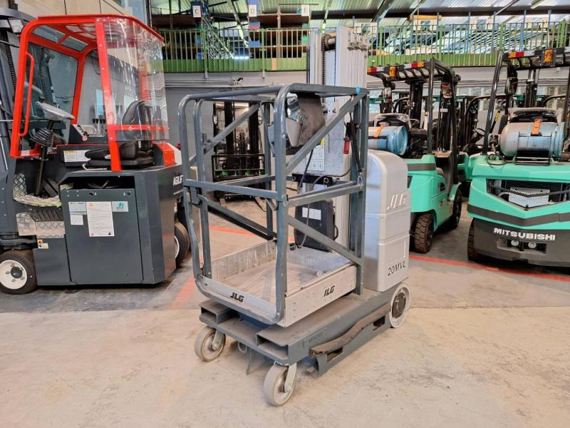 JLG 20MVL - Vertical mast lift: picture 2 JLG 20MVL - Vertical mast lift: picture 2