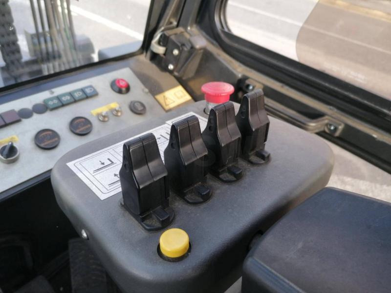 Mora M180C - LPG forklift: picture 3 Mora M180C - LPG forklift: picture 3