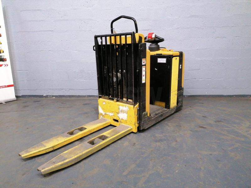 Yale MO10L - Order picker: picture 5 Yale MO10L - Order picker: picture 5