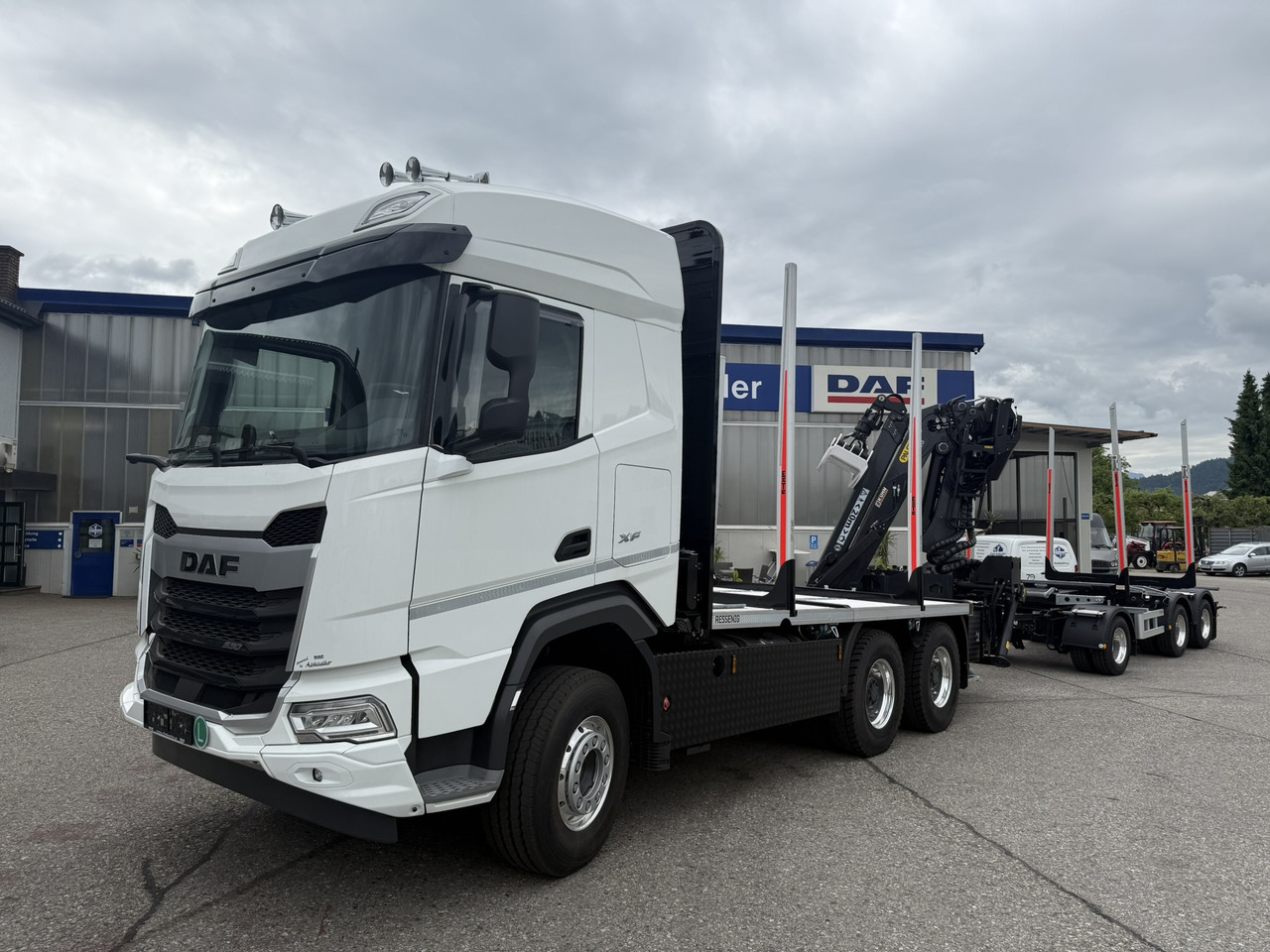DAF XF FAT XF 530 - Log truck, Crane truck: picture 3 DAF XF FAT XF 530 - Log truck, Crane truck: picture 3