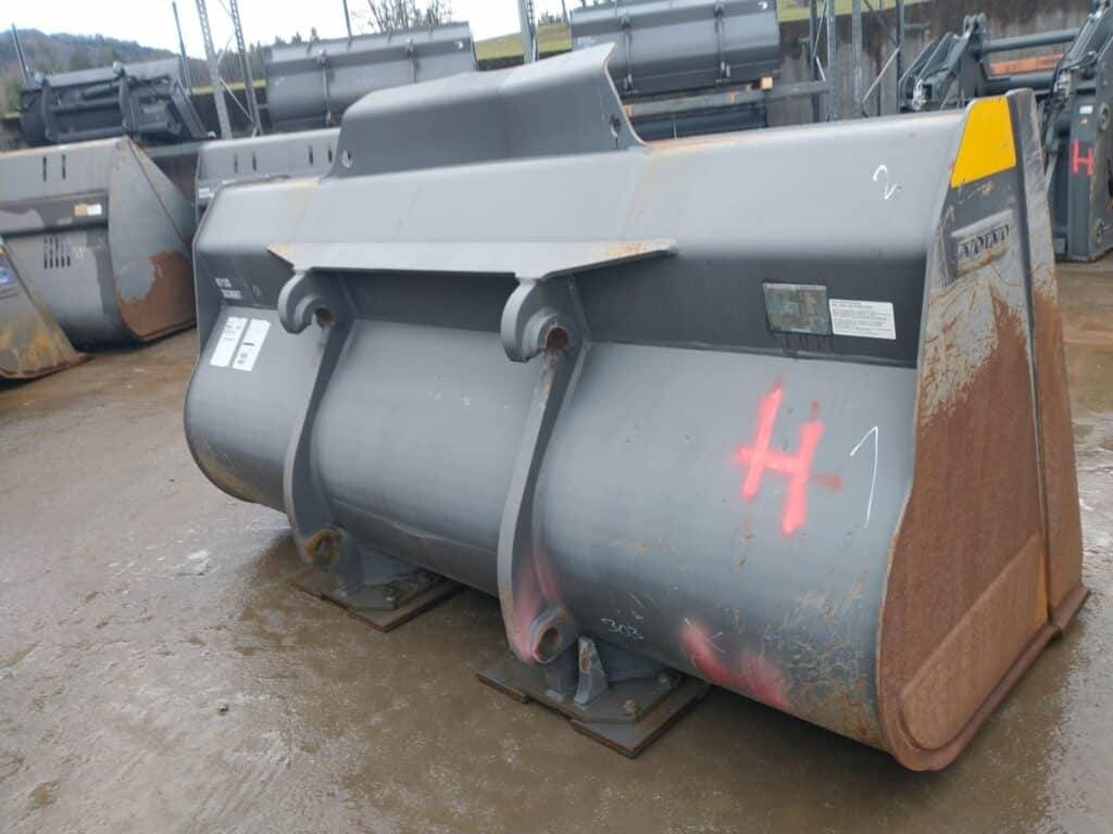 Volvo GP Schaufel 3,8/4,2m³ - Loader bucket for Construction machinery: picture 2 Volvo GP Schaufel 3,8/4,2m³ - Loader bucket for Construction machinery: picture 2