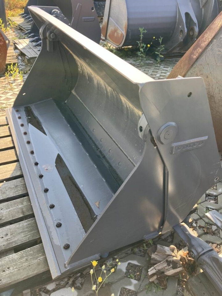 Volvo Klappschaufel mit Messer -P Aufnahme - Bucket: picture 4 Volvo Klappschaufel mit Messer -P Aufnahme - Bucket: picture 4