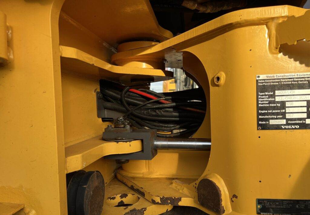 Wheel loader Volvo L45H: picture 10