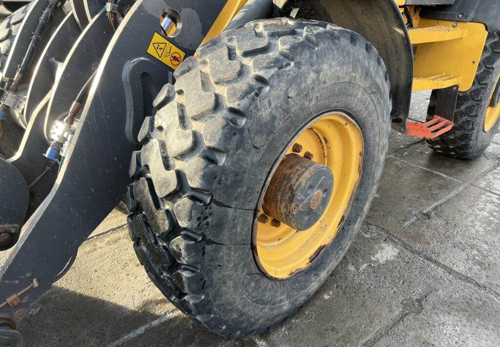 Wheel loader Volvo L45H: picture 19
