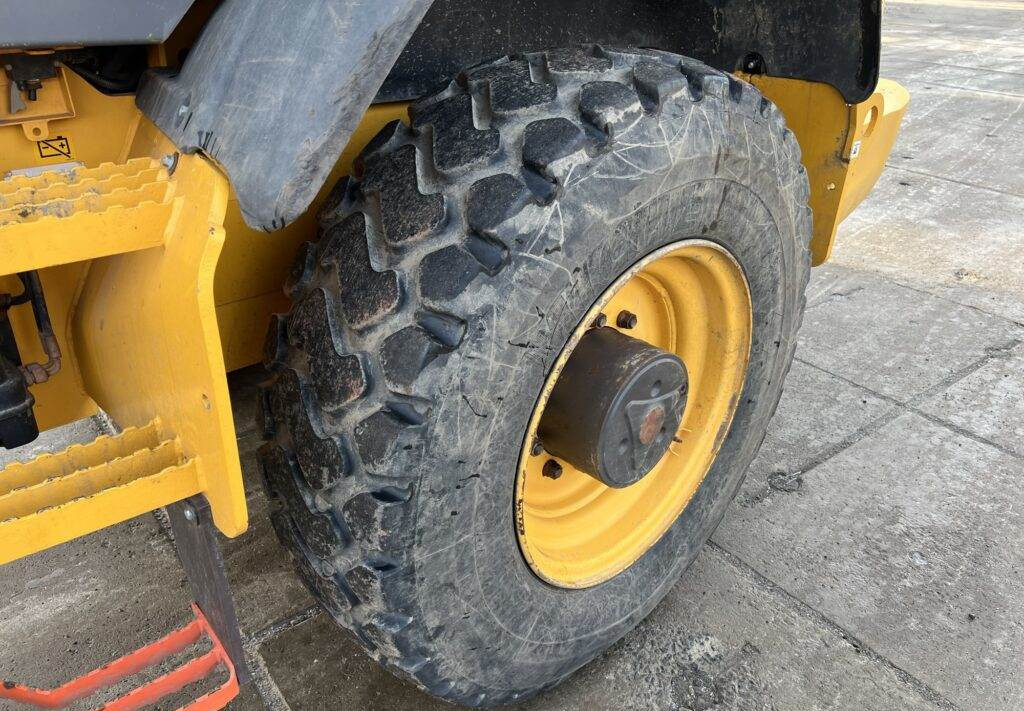 Wheel loader Volvo L45H: picture 20