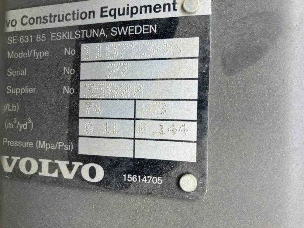 Volvo Tieflöffel mit Zähnen - Festanbau - Backhoe loader: picture 4 Volvo Tieflöffel mit Zähnen - Festanbau - Backhoe loader: picture 4